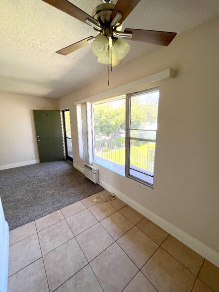 Building Photo - 146 S Princeton Ave