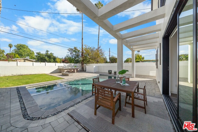 Building Photo - 5812 Willis Ave