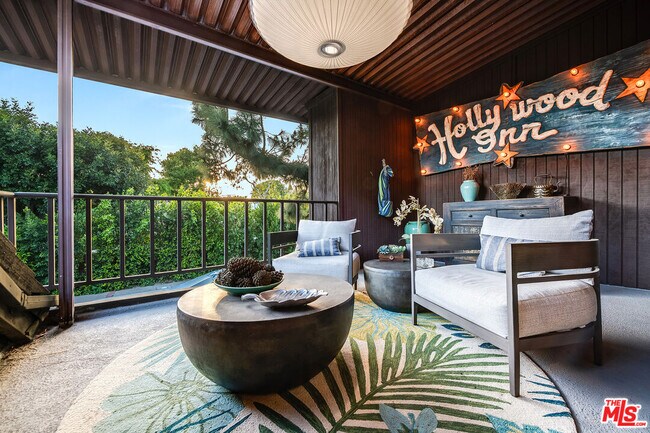 Building Photo - 4635 N Clybourn Ave