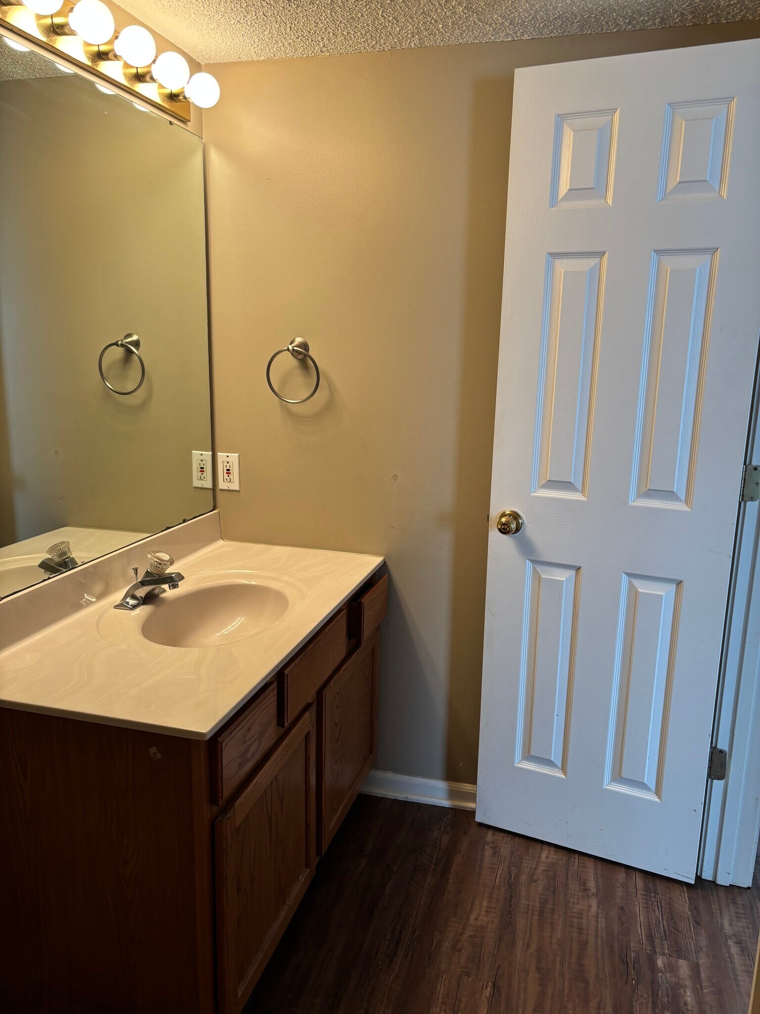 Building Photo - 5357 Ponderosa St.