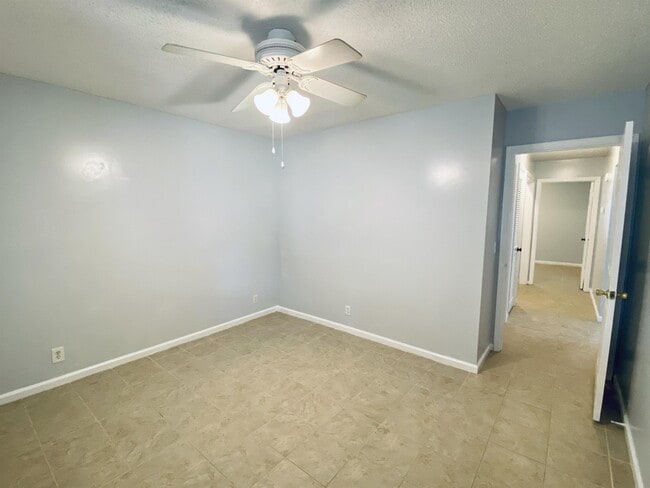 Building Photo - 217 Bull River Bluff Dr