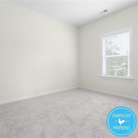 Building Photo - 2022 Chipley Dr