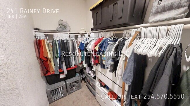 Building Photo - 241 Rainey Dr