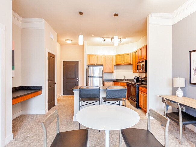 Building Photo - 1 Old Fairway Rd