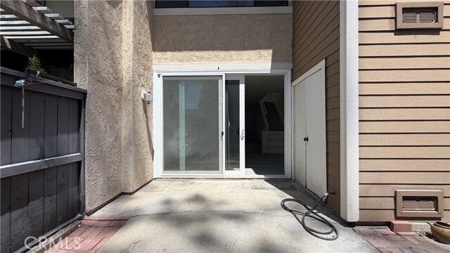 Building Photo - 20 Lakepines