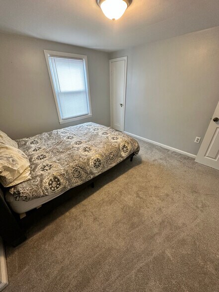 Building Photo - 2340 Electric St