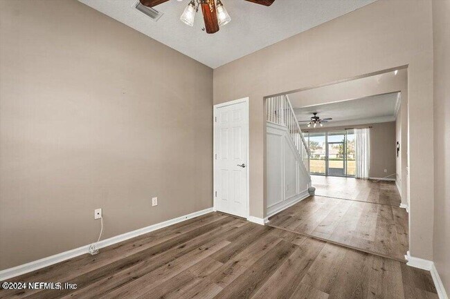 Building Photo - 6332 Autumn Berry Cir