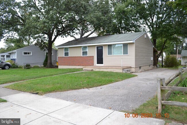 Building Photo - 1407 Gordon Dr