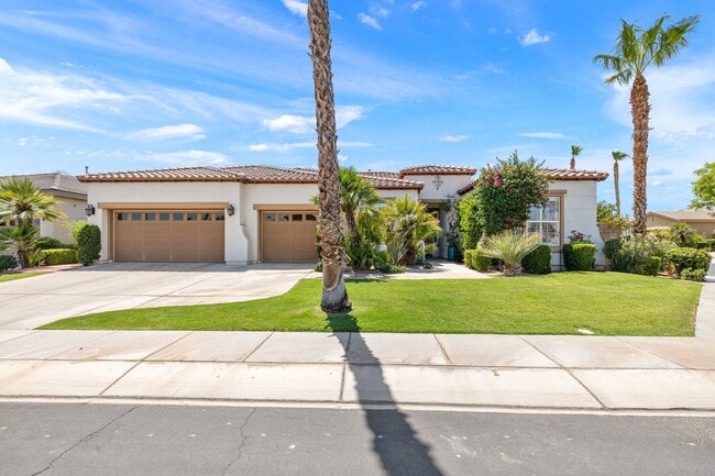 Building Photo - 61185 Soaptree Dr