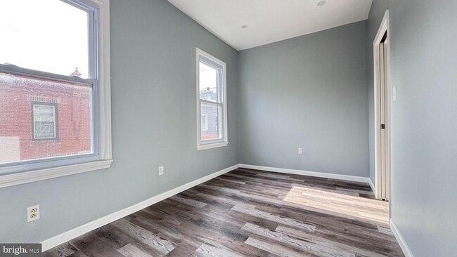 Building Photo - 163 W Palmer St