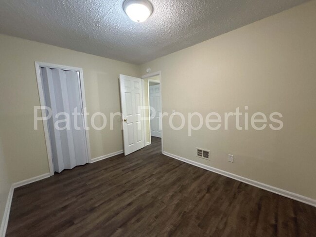 Building Photo - Crane Forest Home