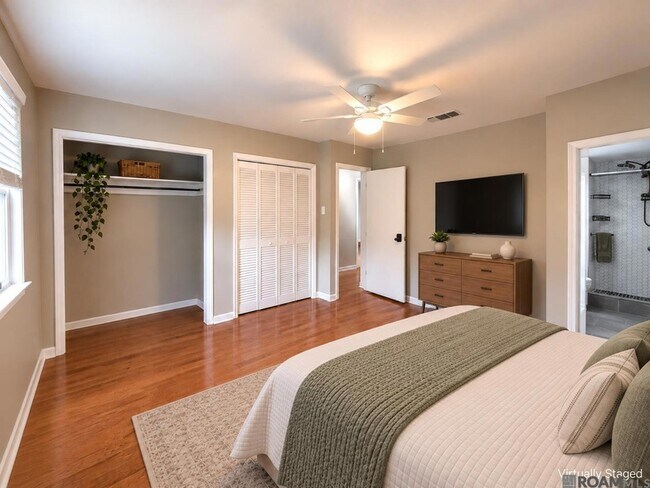 Building Photo - 1218 Briarrose Dr