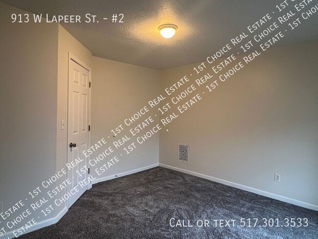 Building Photo - 2-BDR 1-BTH Duplex in Downtown Lansing - N...