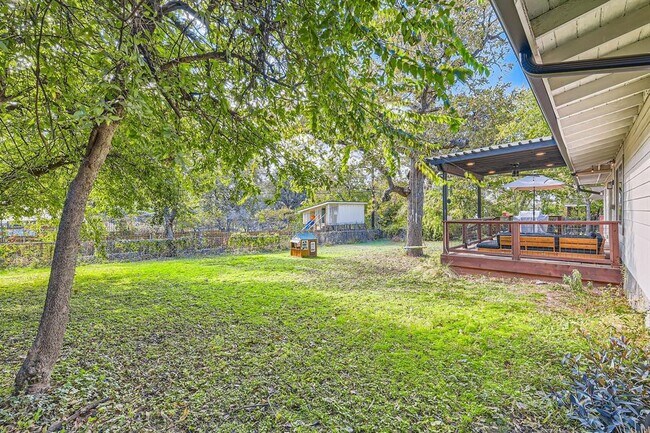 Building Photo - 1713 Mariposa Dr
