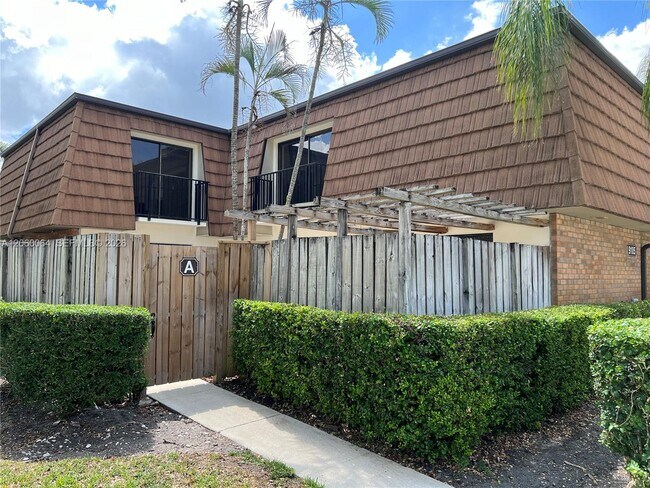 Building Photo - 9105 SW 19th Pl