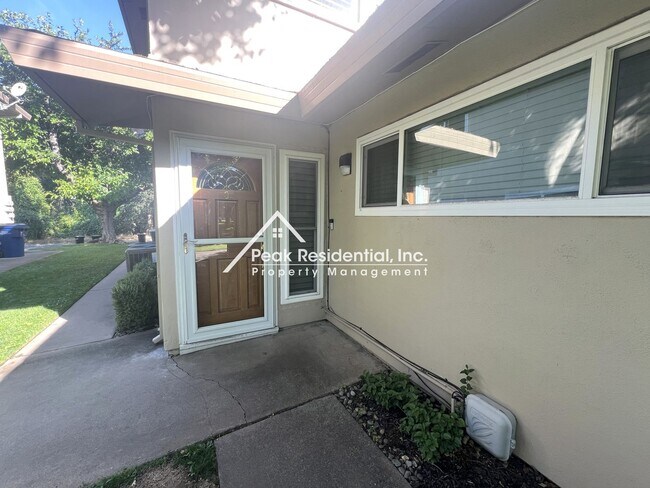Building Photo - 2bd/1ba Condo with 1 Car Garage- Minutes From ARC!
