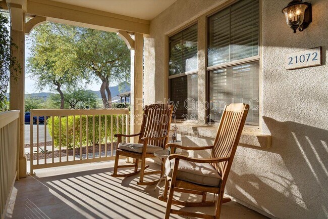 Building Photo - 21072 W Maiden Ln