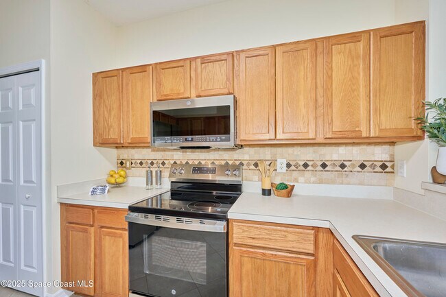 Building Photo - 9086 107th Ct