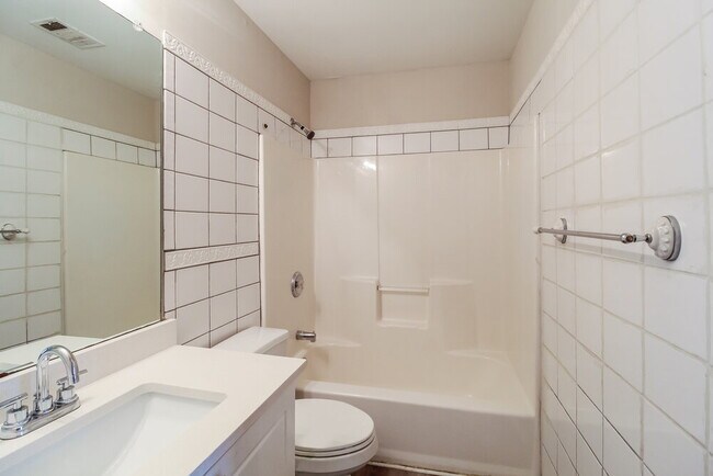 Building Photo - 974 Cavesson Terrace