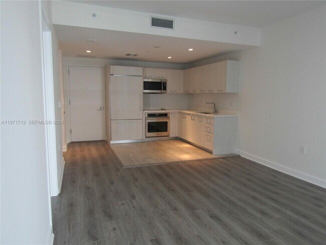 Building Photo - 45 SW 9th St