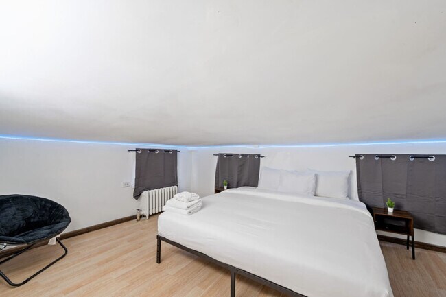 Building Photo - 21 Lord Ave