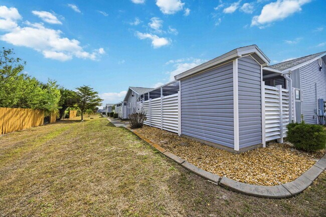 Building Photo - "Stylish Punta Gorda villa : 2-Bed, 2-Bath completely remodeled and is ready for you!!