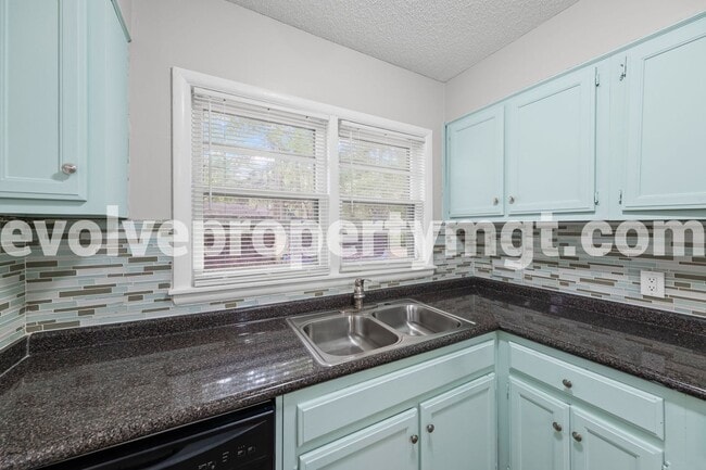 Building Photo - 7702 Marvin Rd