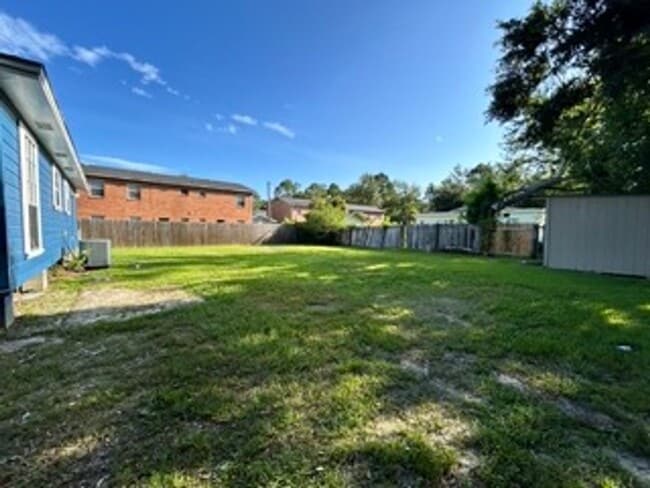 Building Photo - 212 Lawler Ave