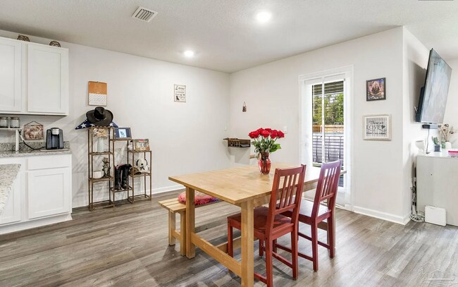 Building Photo - 9768 MilleeLoop