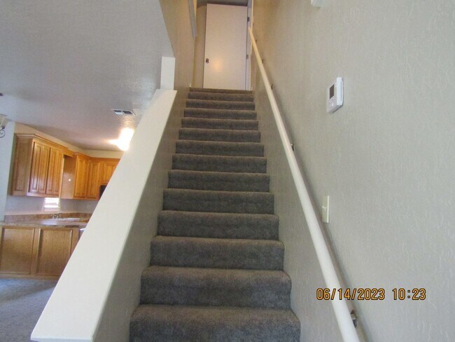 Building Photo - ALL ELECTRIC HOME!! PETS NEGOTIABLE WITH OWNER APPROVAL!!