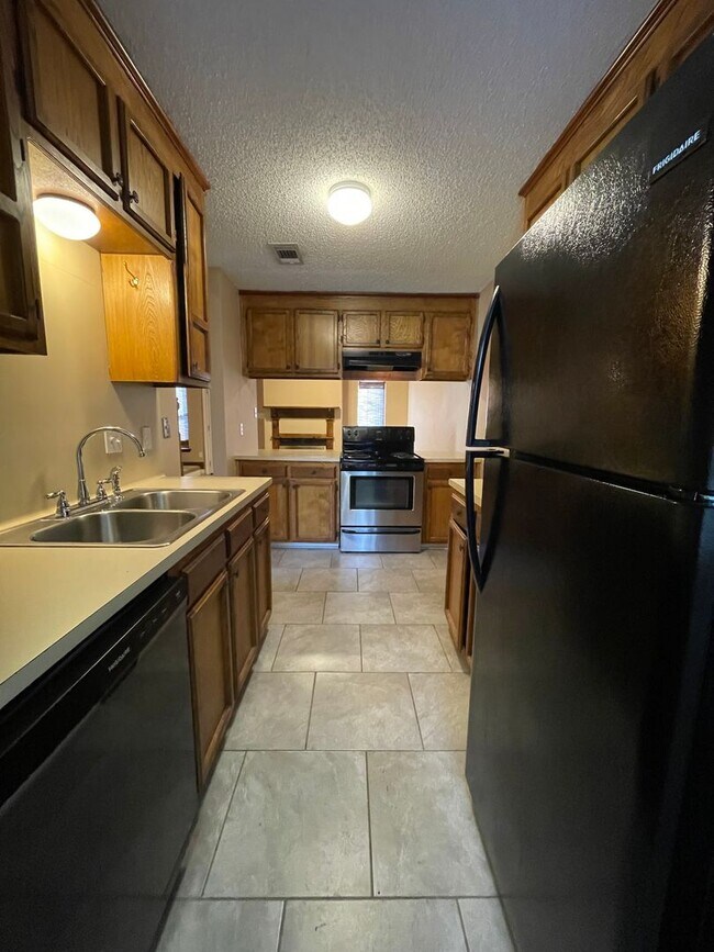 Building Photo - Townhouse: Old Jefferson