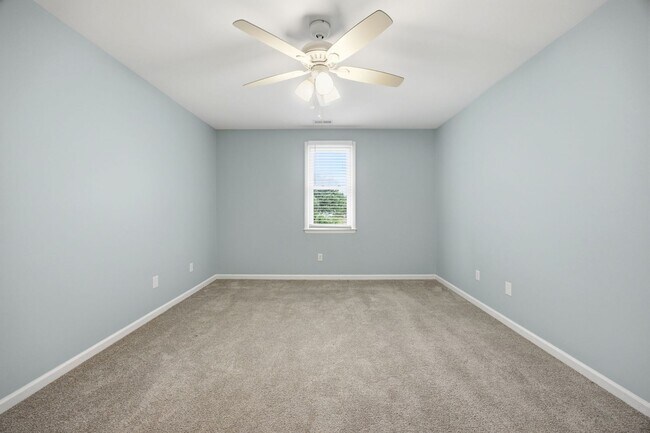 Building Photo - Spacious 3BR Home with Deck in Prime Wake Forest Location