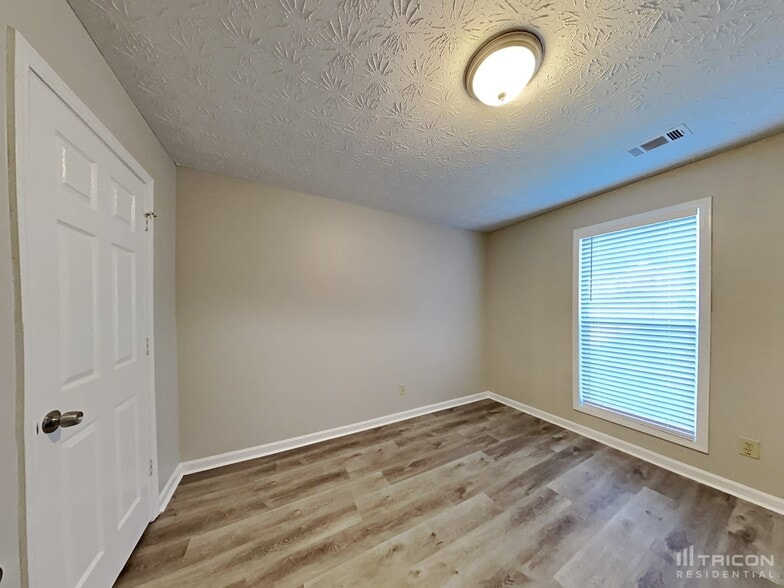 Building Photo - 3734 Windy Hill Dr SE