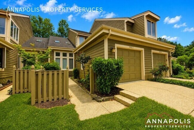 Building Photo - 2817 Pennypond Ln N