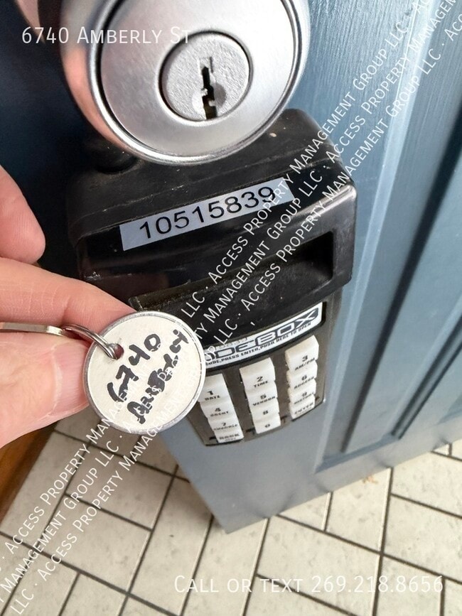 Building Photo - 6740 Amberly St