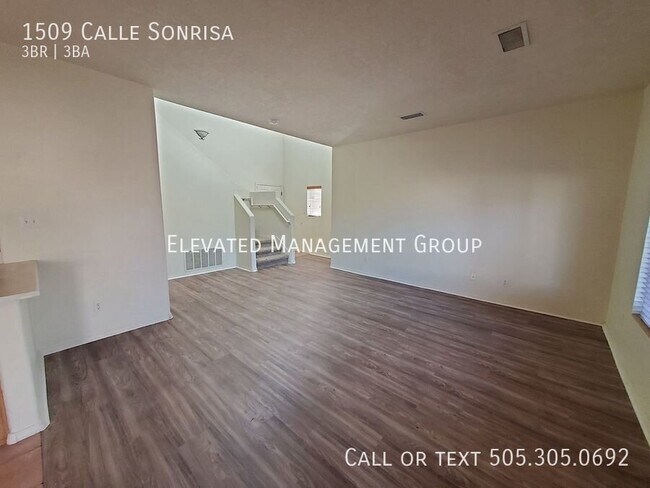 Building Photo - 1509 Calle Sonrisa NE
