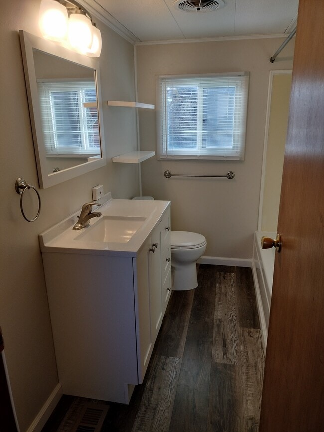 Building Photo - 1412-1411 11th Ave S