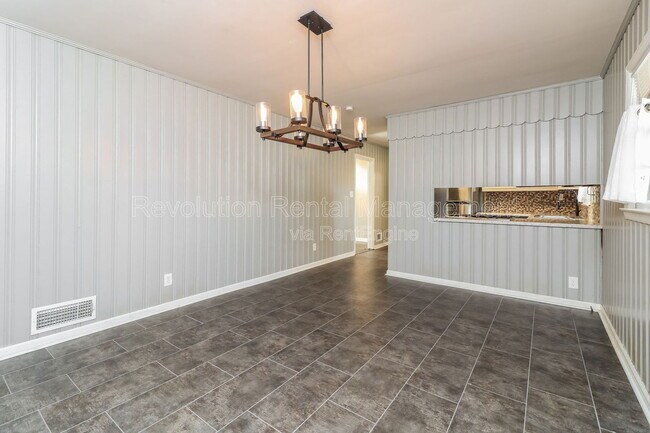 Building Photo - 24 Chestnut Dr