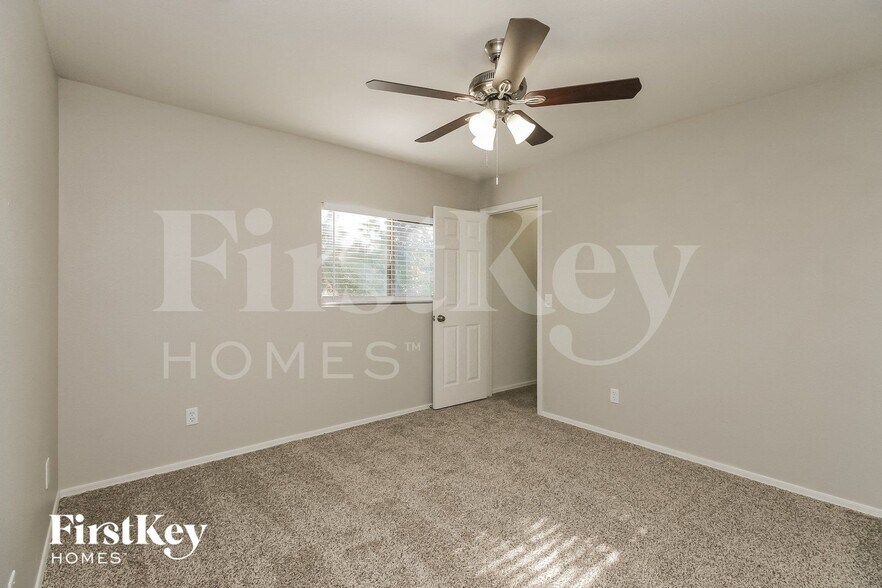 Building Photo - 2278 E Spruce Dr