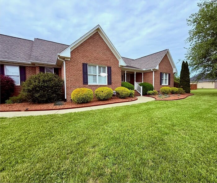 Building Photo - 1241 Rogers Rd