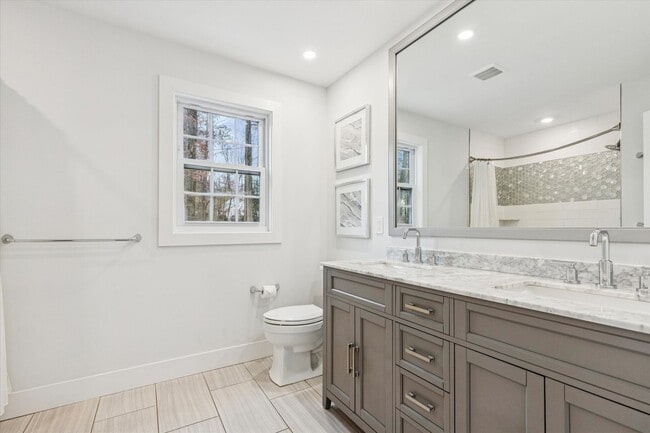 Building Photo - Stunning Renovated 5-Bedroom Exton Home – 6-Month Lease, Gourmet Kitchen & Walkout Basement