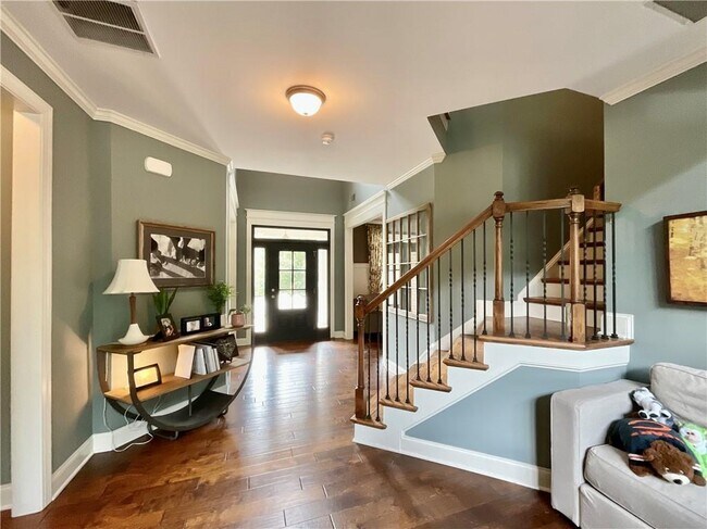 Building Photo - 5452 Oak Crest Ln