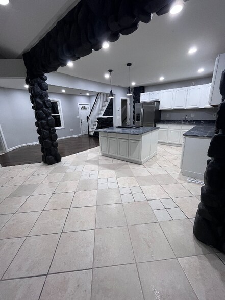 Building Photo - 84 Congress St