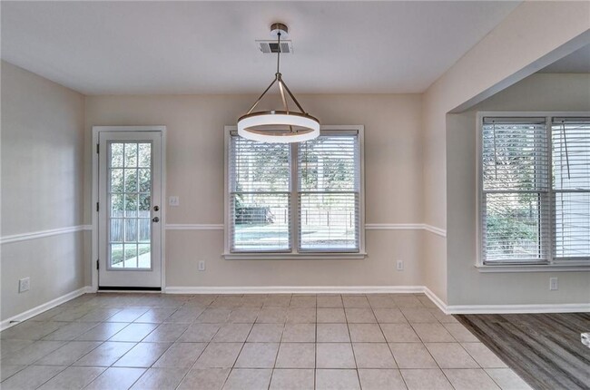 Building Photo - 3460 Maple Terrace Dr