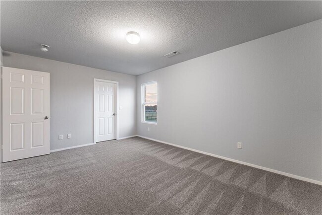 Building Photo - 1570 Scotland Dr