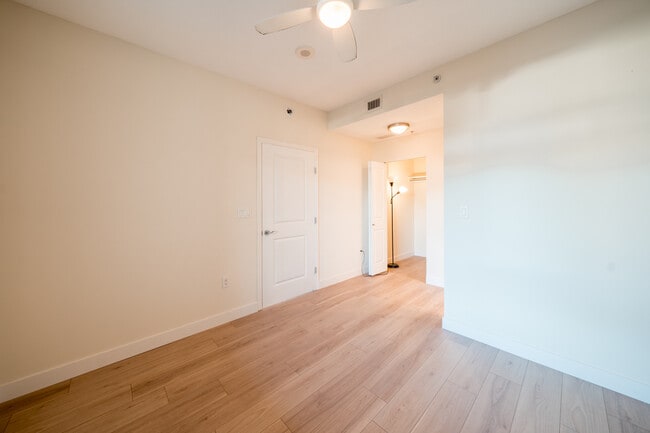 Building Photo - 475 Redwood St