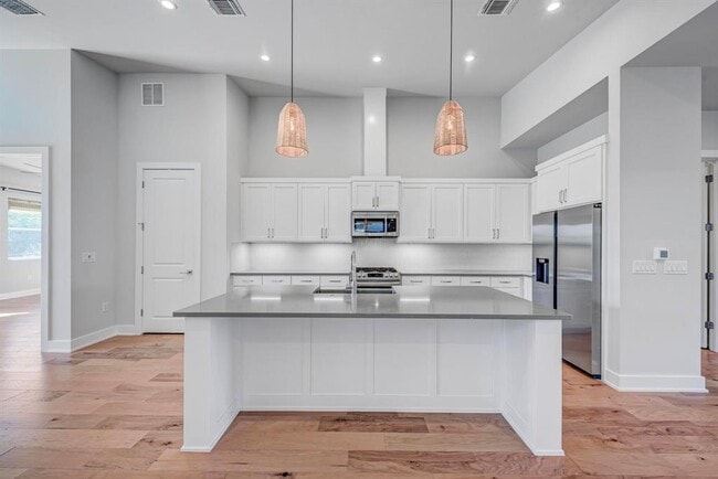 Building Photo - 6401 Keegans Dr