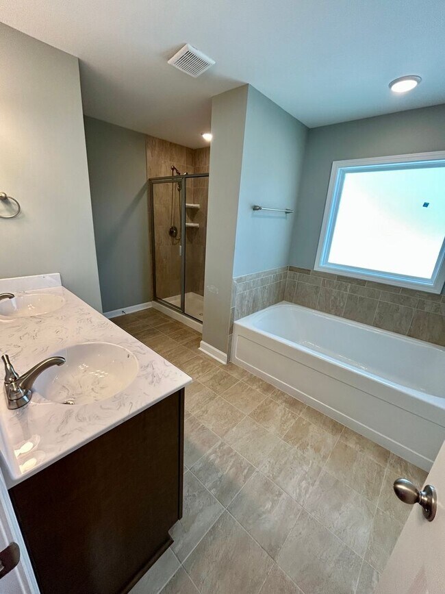 Building Photo - Beautiful 3/2.5 Home in Leland!