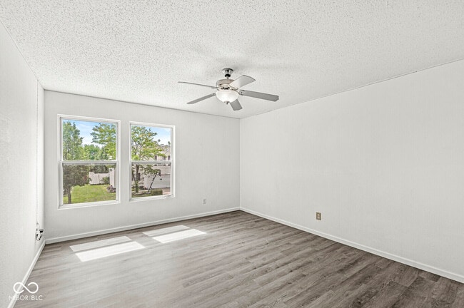 Building Photo - 7928 States Bend Dr