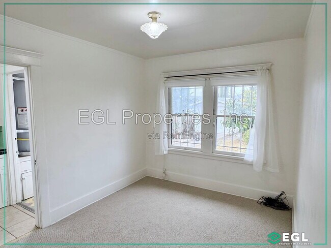 Building Photo - 2937 8th Ave